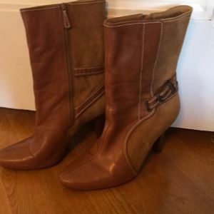 Cole Hahn 8.5 ladies boot, 4” heals